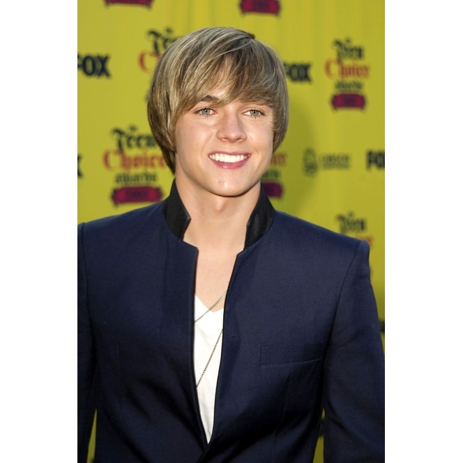 Shop Jesse Mccartney At Arrivals For The 2005 Teen Choice Awards