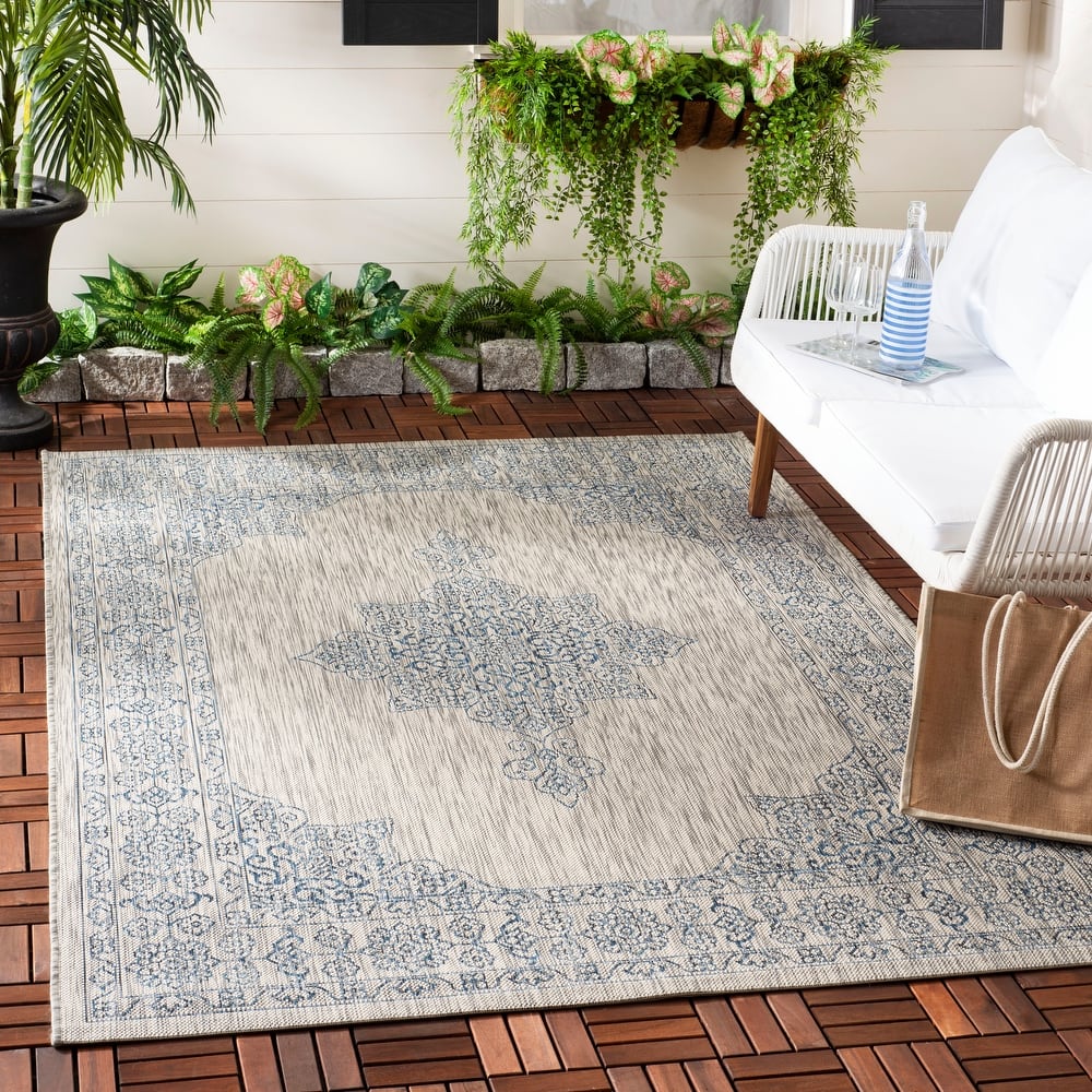 SAFAVIEH Courtyard Zikrija Indoor/ Outdoor Waterproof Patio Backyard Rug