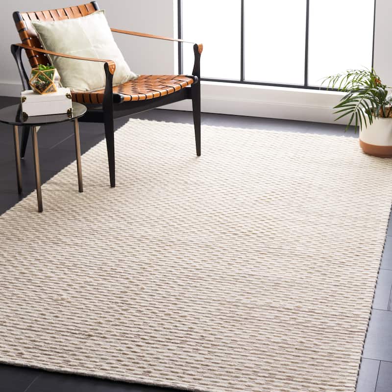 SAFAVIEH Handmade Marbella Andra Wool Rug - 9' x 12' - Beige