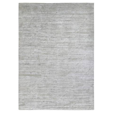 Hand Knotted Ivory Transitional with Wool & Silk Oriental Rug (9'9" x 14'1") - 9'9" x 14'1"