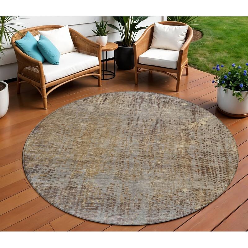 HomeRoots Abstract Transitional Rectangle Outdoor Rug - 8' Round
