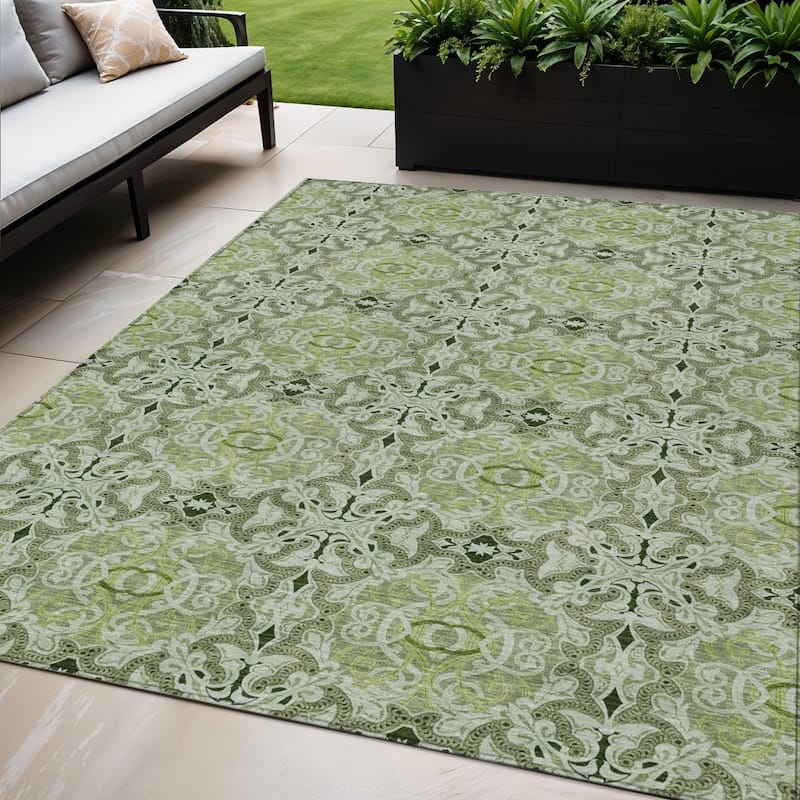 HomeRoots Medallion Transitional Rectangle Outdoor Rug - 5' X 8'