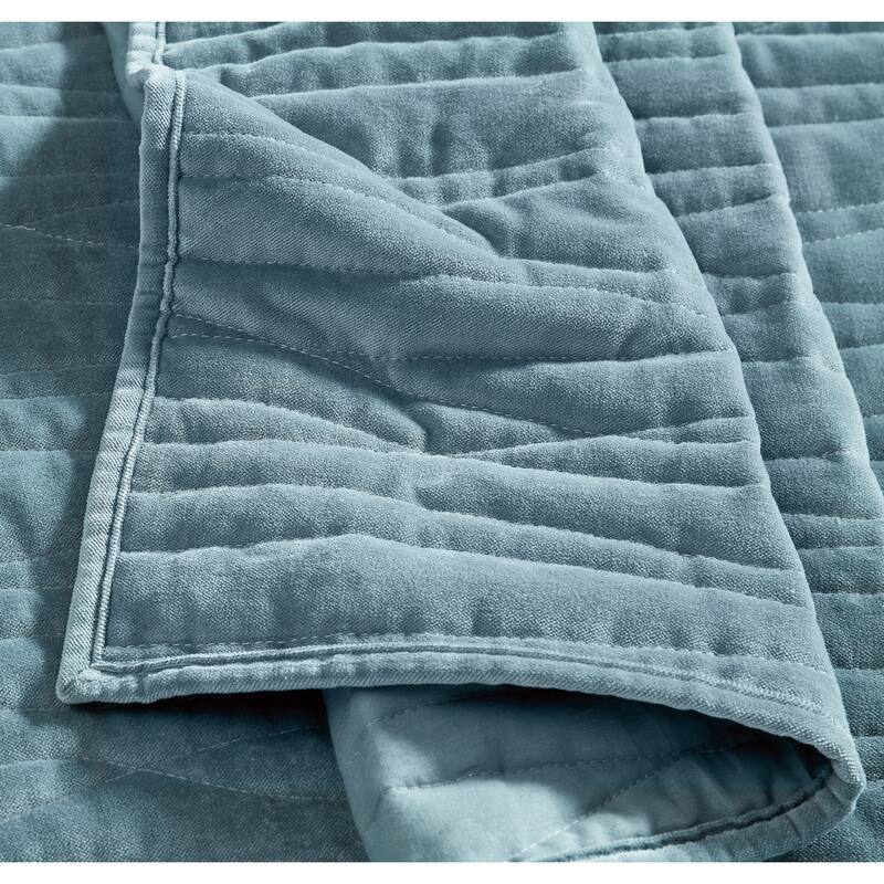 Royal Velvet Wavy Cotton Velvet Quilt Set