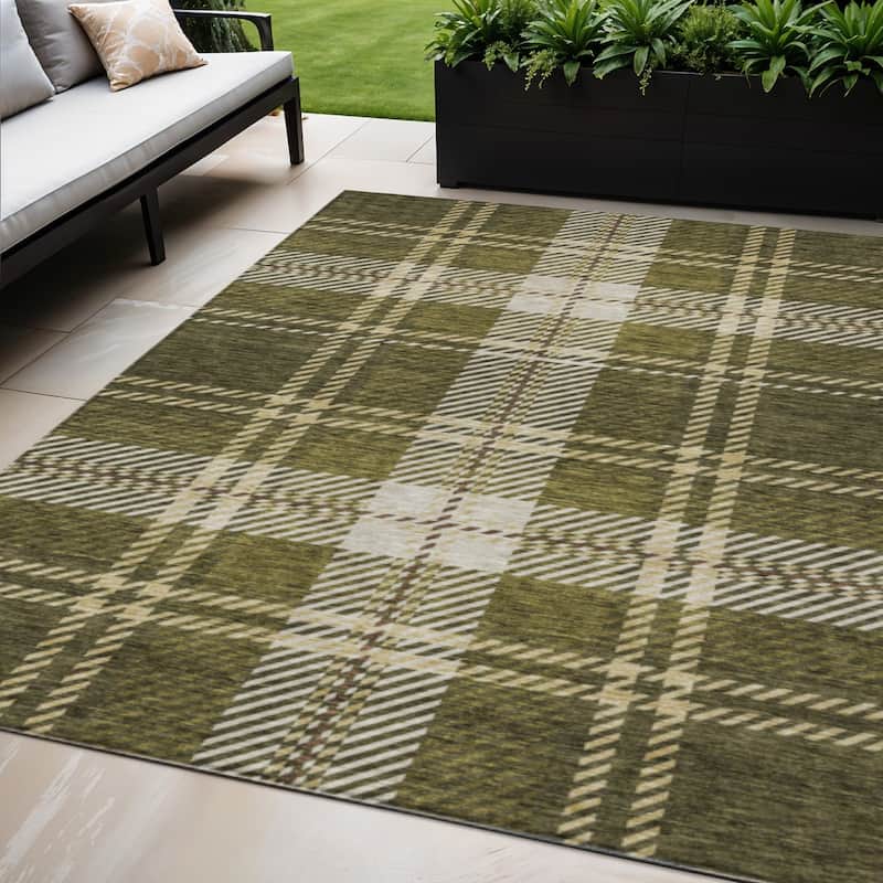 HomeRoots Plaid Transitional Rectangle Outdoor Rug - 5' X 8'