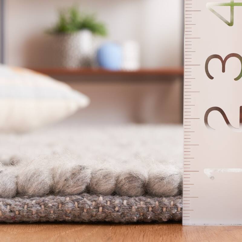 SAFAVIEH Handmade Natura Yurie Transitional Wool Rug