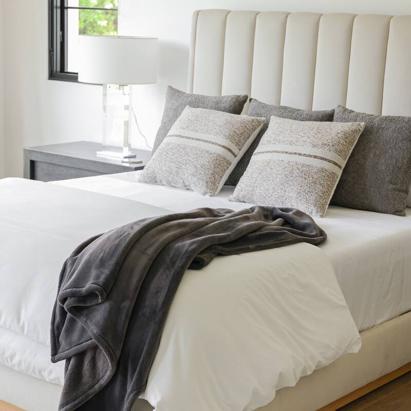 Jennifer Adams Cloud Ultra-Plush Throw