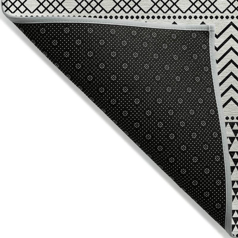 Machine Washable Indoor/ Outdoor Modern Stripes Chantille Rug
