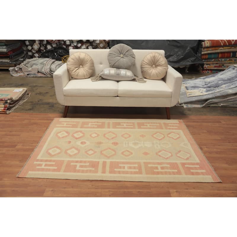 Hand Woven Oriental 100% Wool Carpet Southwestern Tribal Beige & Ivories Kilim Area Rug - 5' 8'' X 4' 1''