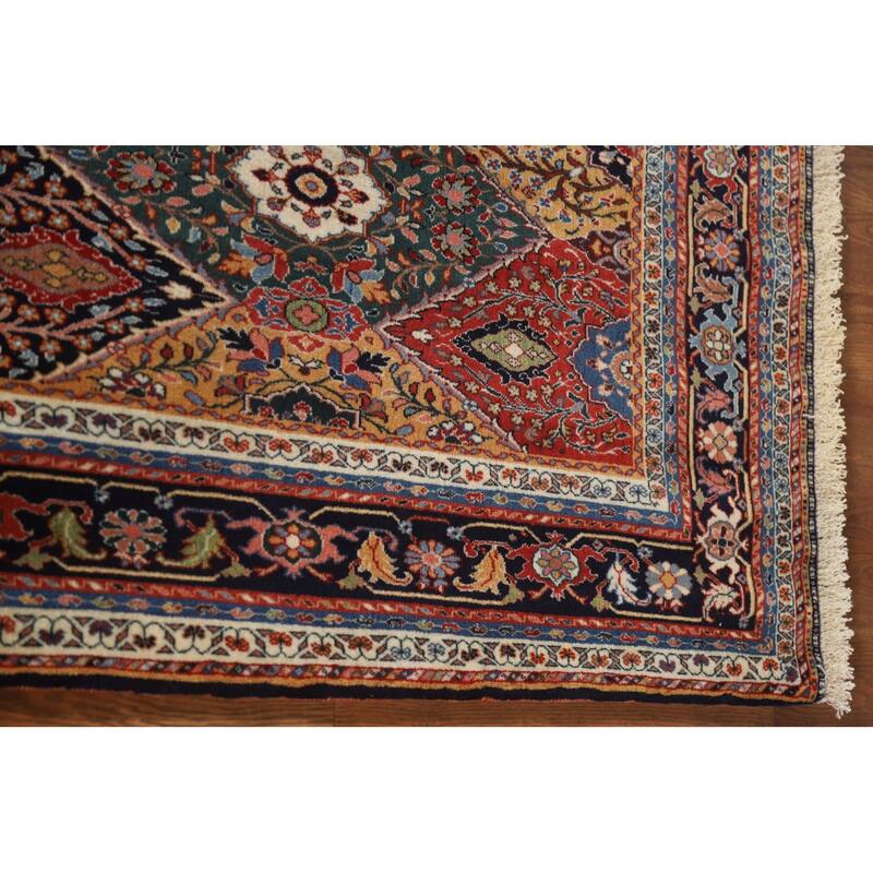 Masterpiece Vegetable Dye Shiraz Qashqai Rug Persian Wool Carpet - 4'0"x 5'8"