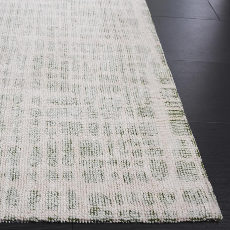 SAFAVIEH Handmade Restoration Urbina Vintage Rug