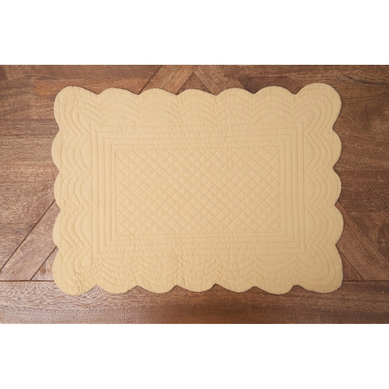 Yellow Quilted Scalloped Edge Dining Placemats Set of 6 All Seasons Spring, 13" x 19"