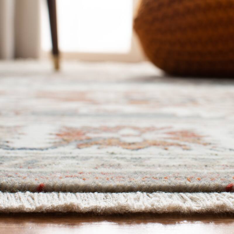 SAFAVIEH Herat Gaylene Traditional Distressed Rug