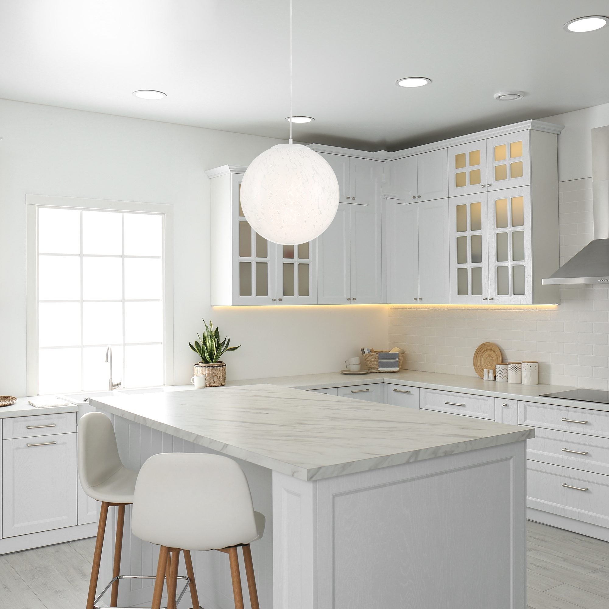 Circo 14 in. 1-Light Matte White Modern Pendant Light