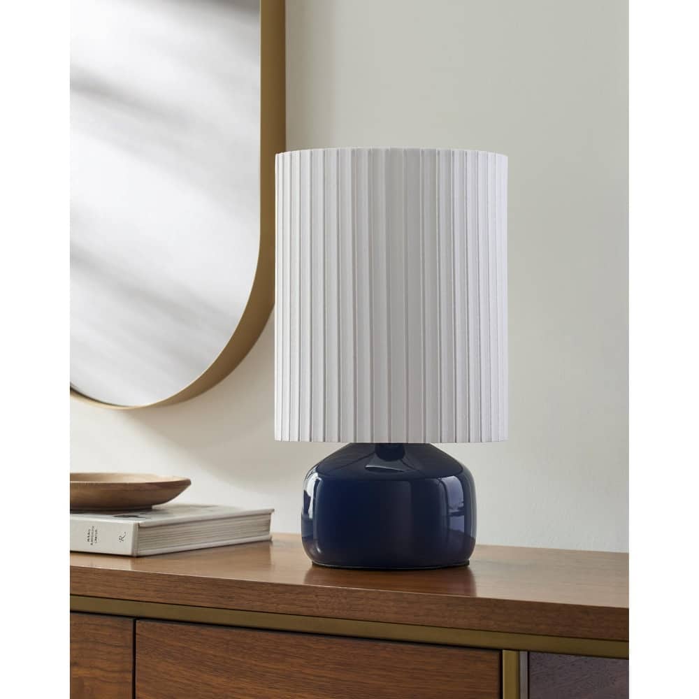 Livabliss Vadso Traditional Accent Table Lamp