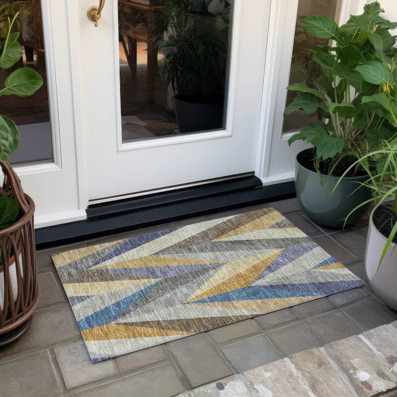 Machine Washable Indoor/ Outdoor Modern Chevron Chantille Rug - Gold - 1'8" x 2'6"