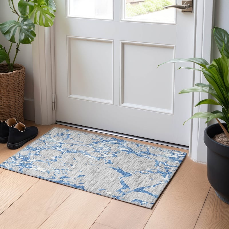 Machine Washable Indoor/ Outdoor Abstract Camo Chantille Rug - Gray - 1'8" x 2'6"