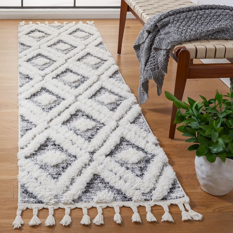 SAFAVIEH Moroccan Tassel Shag Helrike 2-inch Thick Rug - 2'3" x 8' Runner - Ivory/Grey