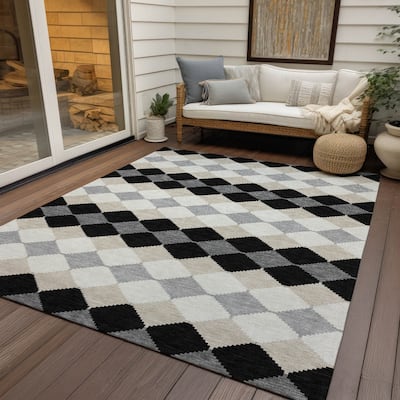 Machine Washable Indoor/ Outdoor Modern Mosaic Chantille Rug