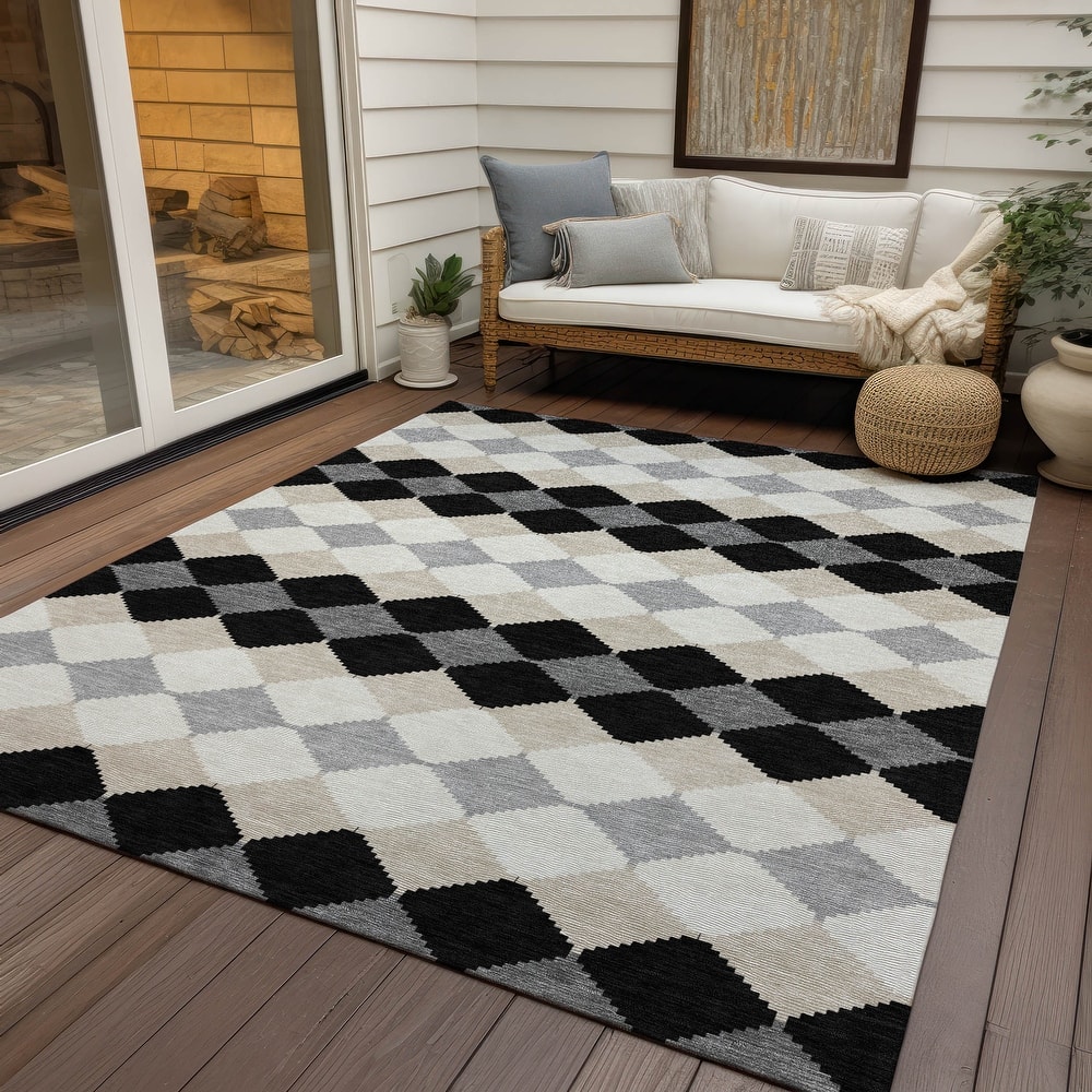 Machine Washable Indoor/ Outdoor Modern Mosaic Chantille Rug
