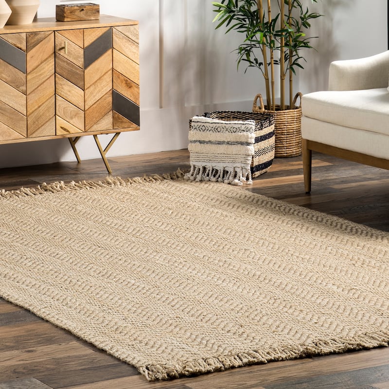 Nuloom Evelyn Chevron Jute Tassel Area Rug