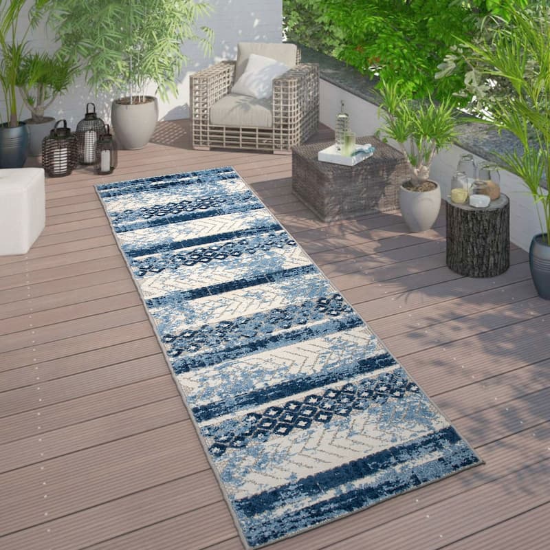 World Rug Gallery Distressed Geometric Indoor/Outdoor Area Rug