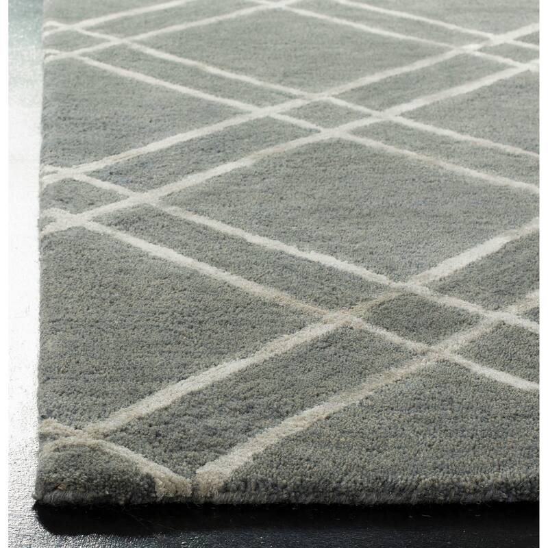 SAFAVIEH Handmade Himalaya Beadwork Modern Wool Rug
