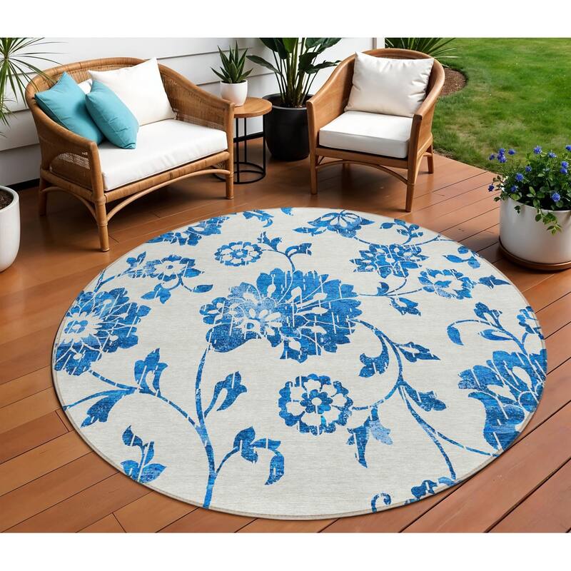 HomeRoots Floral Transitional Rectangle Outdoor Rug - 8' Round