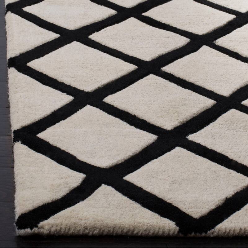 SAFAVIEH Handmade Chatham Retha Modern Moroccan Wool Rug