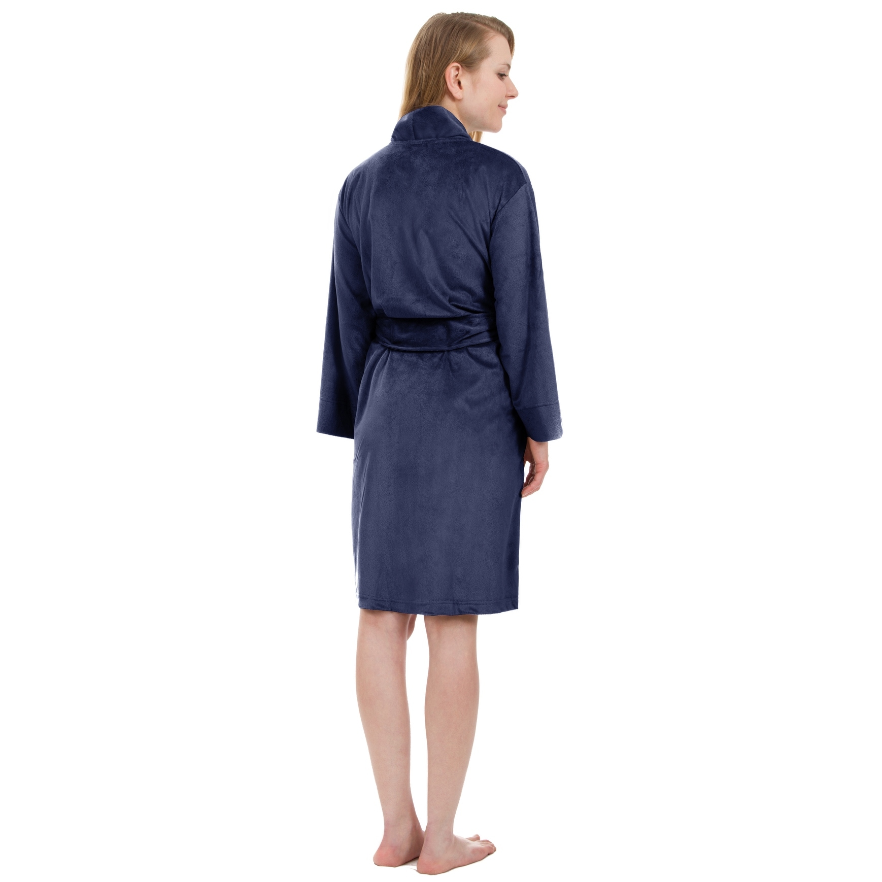 Leisureland Women's Ultra Soft Velvet Fleece Robe with Inseam Pockets - On  Sale - Bed Bath & Beyond - 34555585