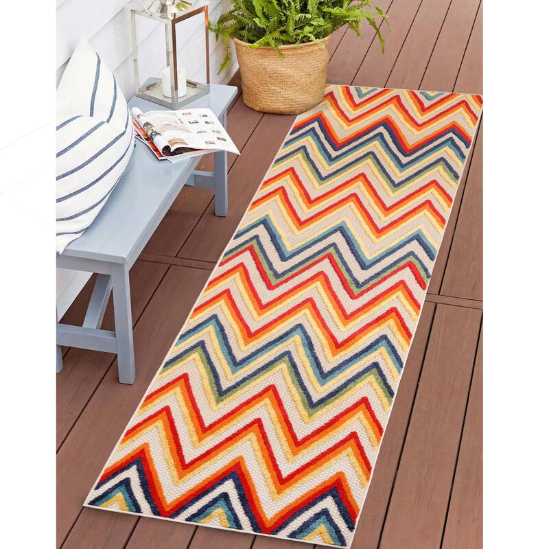 Superior Modern Zig-Zag Geometric Indoor Outdoor Runner or Area Rug - 2' 3" x 8' - Cream