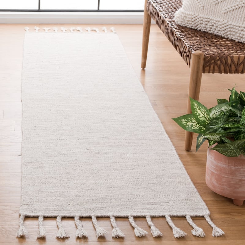 SAFAVIEH Handmade Gwenn Ursina Wool Tassel Rug - 2'3" x 8' Runner - Beige