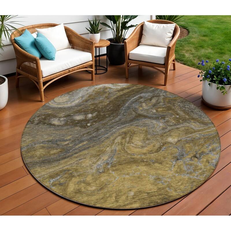 HomeRoots Abstract Transitional Rectangle Outdoor Rug - 8' Round