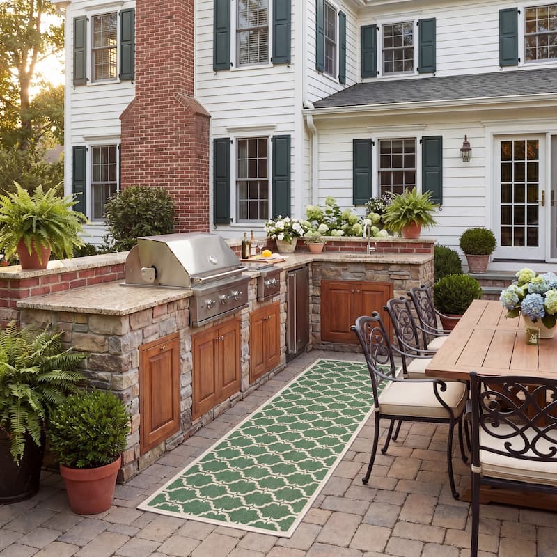 SAFAVIEH Courtyard Charleen Indoor/ Outdoor Waterproof Patio Backyard Rug