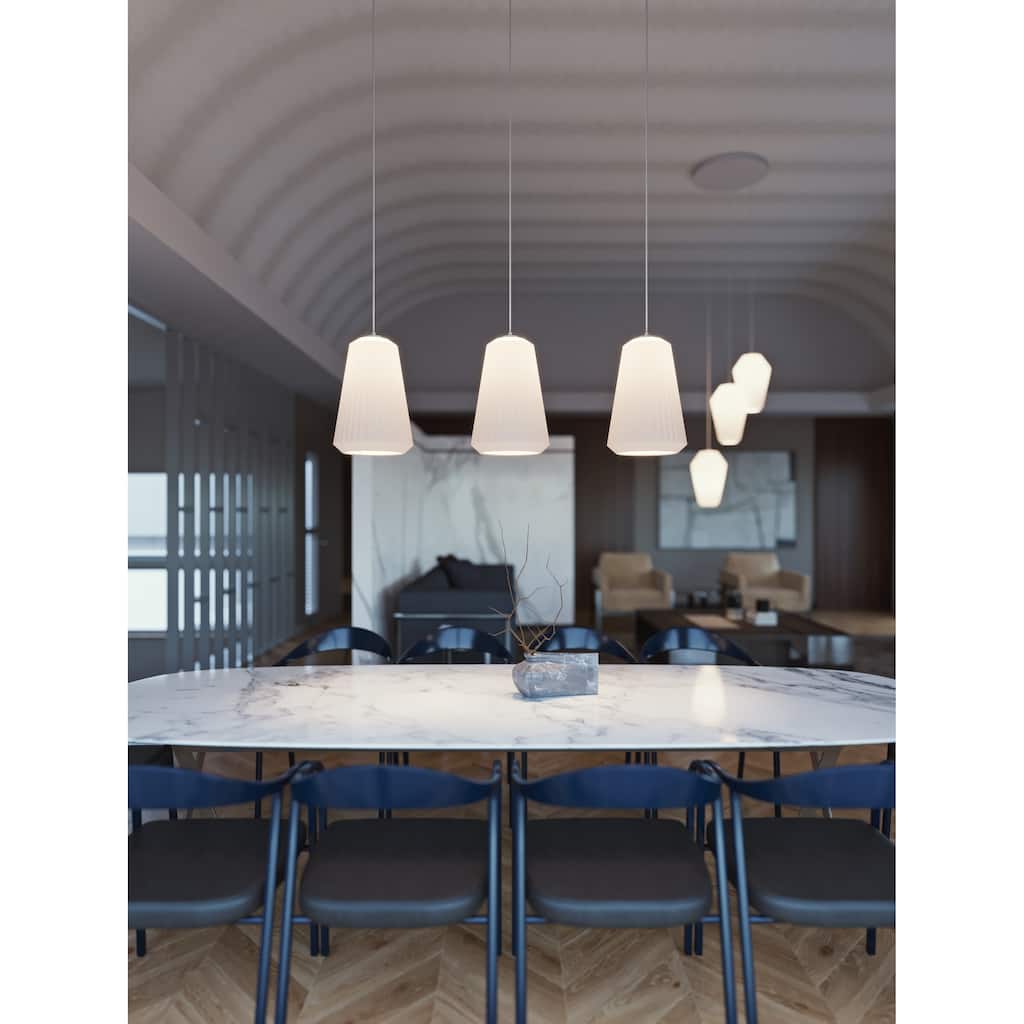 Isla Medium Base Triple Pendant