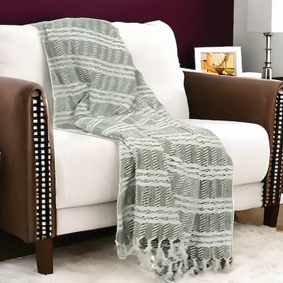 HomeRoots Green Woven 100% Cotton Throw Blanket