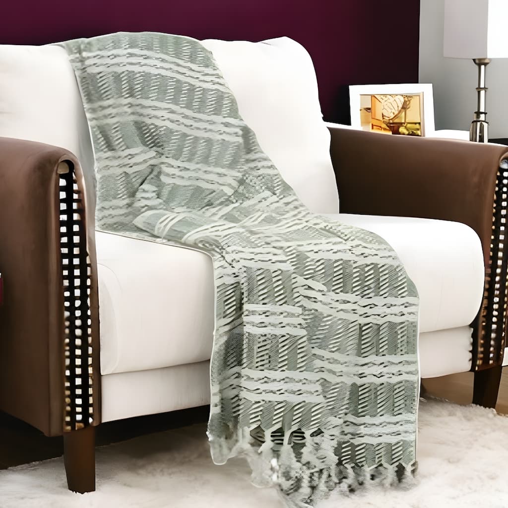 HomeRoots Green Woven 100% Cotton Throw Blanket