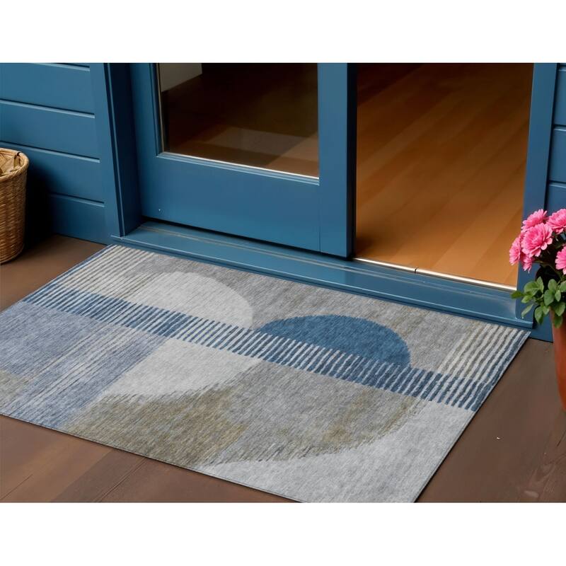 HomeRoots Geometric Transitional Rectangle Outdoor Rug - 3' x 5'