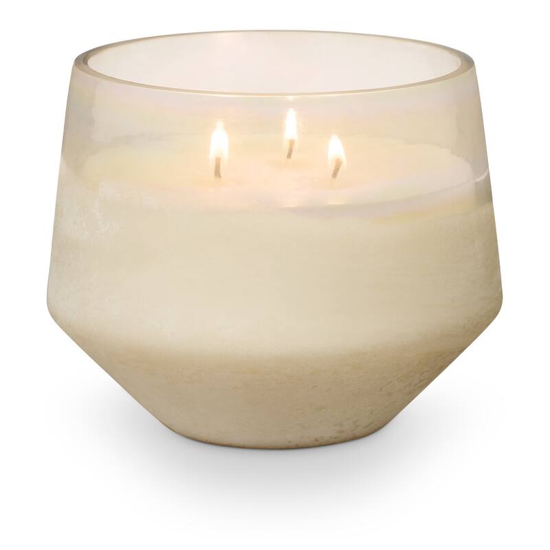 ILLUME Noble Holiday Winter White Candle
