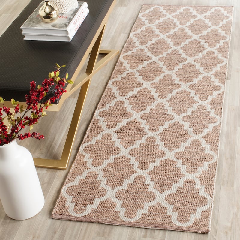 SAFAVIEH Handmade Flatweave Montauk Marie Casual Cotton Rug - 2'3" x 11' Runner - Beige/Ivory