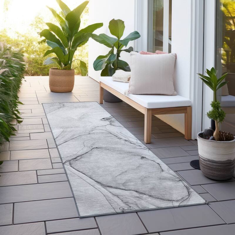 Machine Washable Indoor/ Outdoor Abstract Chantille Rug - Gray - 2'3" x 7'6"