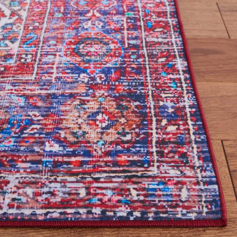 SAFAVIEH Tucson Machine Washable Slip Resistant Hildetraud Oriental Medallion