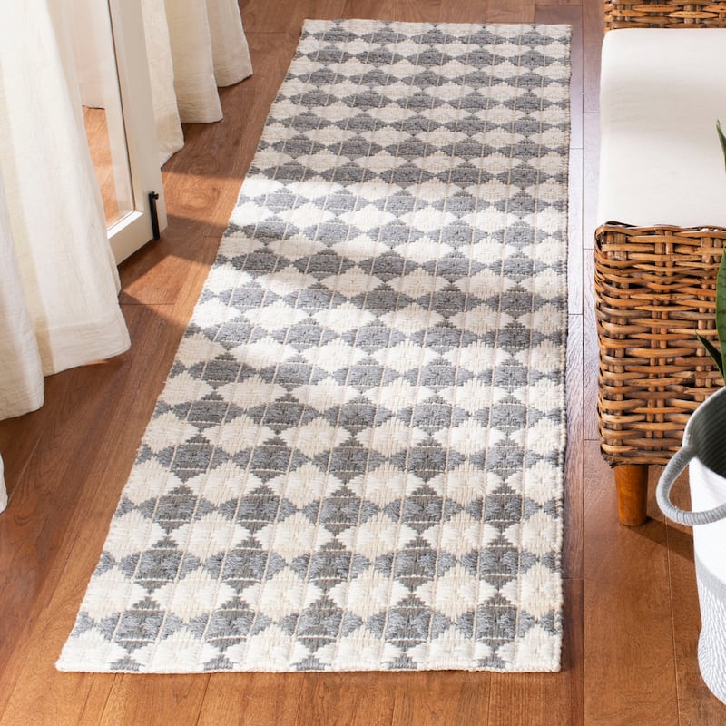 SAFAVIEH Handmade Natura Mariechen Wool Rug - 2'3" x 8' Runner - Grey/Ivory
