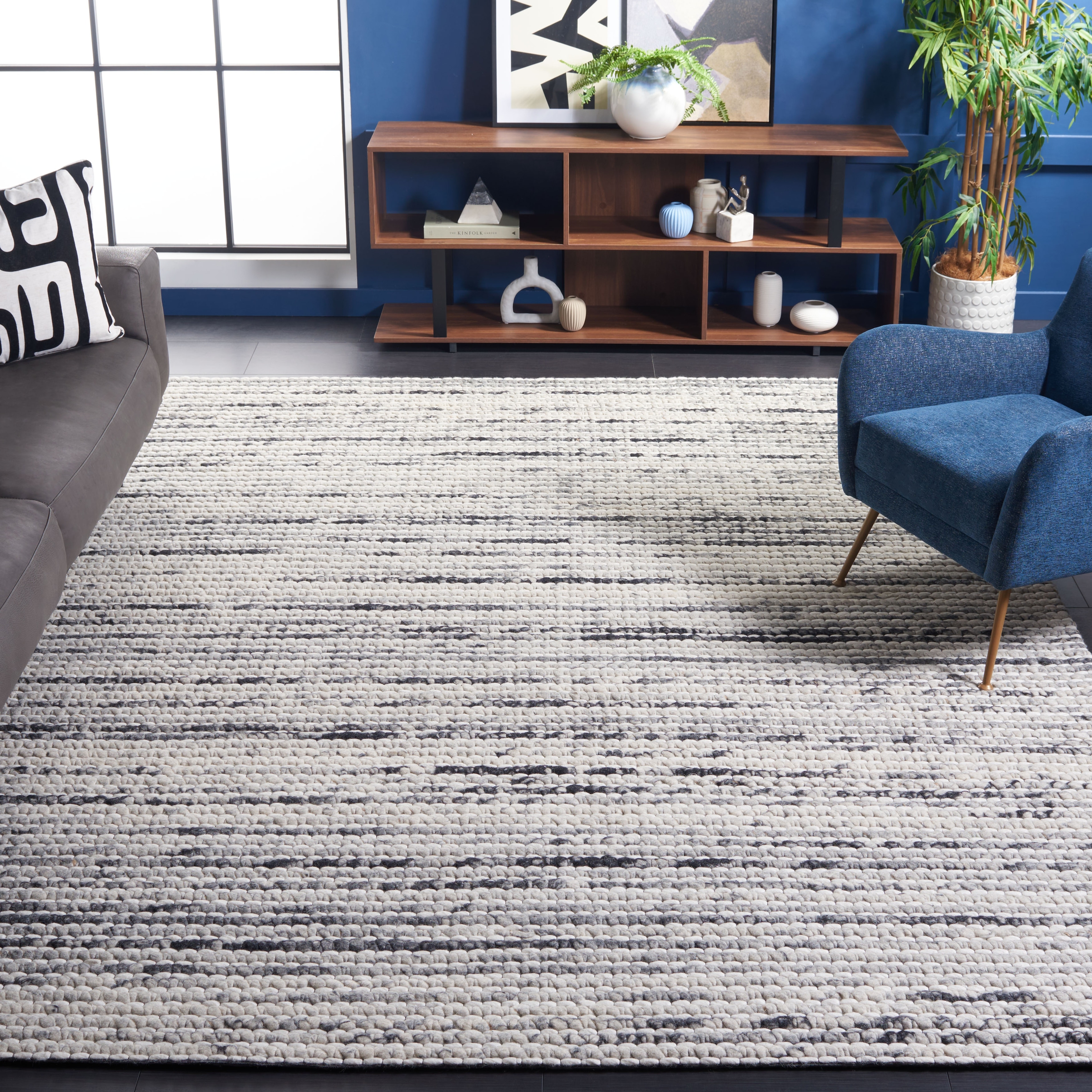 SAFAVIEH Handmade Marbella Katrein Wool Rug