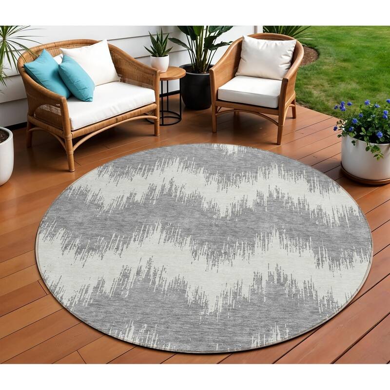 HomeRoots Chevron Transitional Rectangle Outdoor Rug - 8' Round