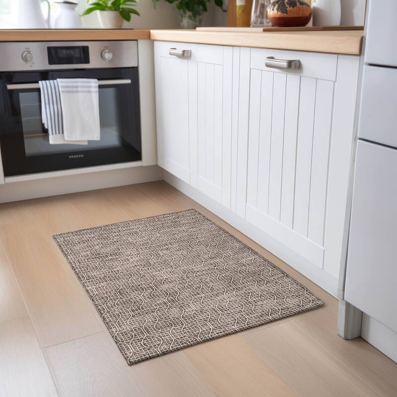 Machine Washable Indoor/ Outdoor Chantille Criss Cross Geo Rug