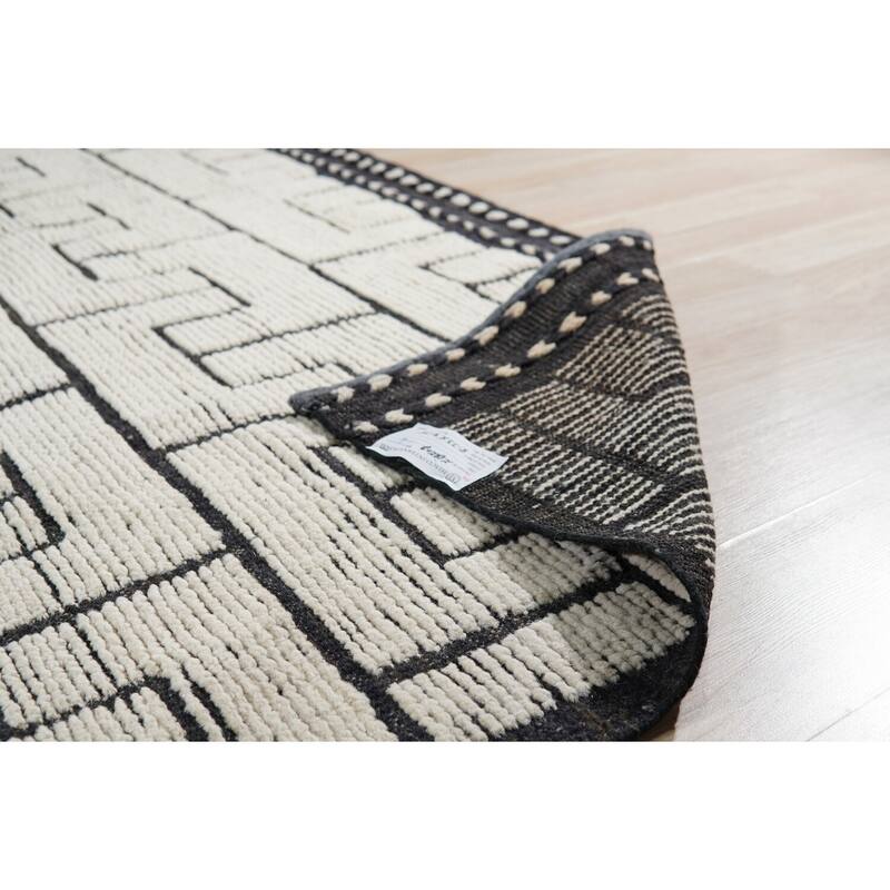 Hand-Knotted Wool Berber Moroccan Area Rug, 8' x 10'5, Ivory Area Rug, Stylish Soft Texture for Home Interiors - L