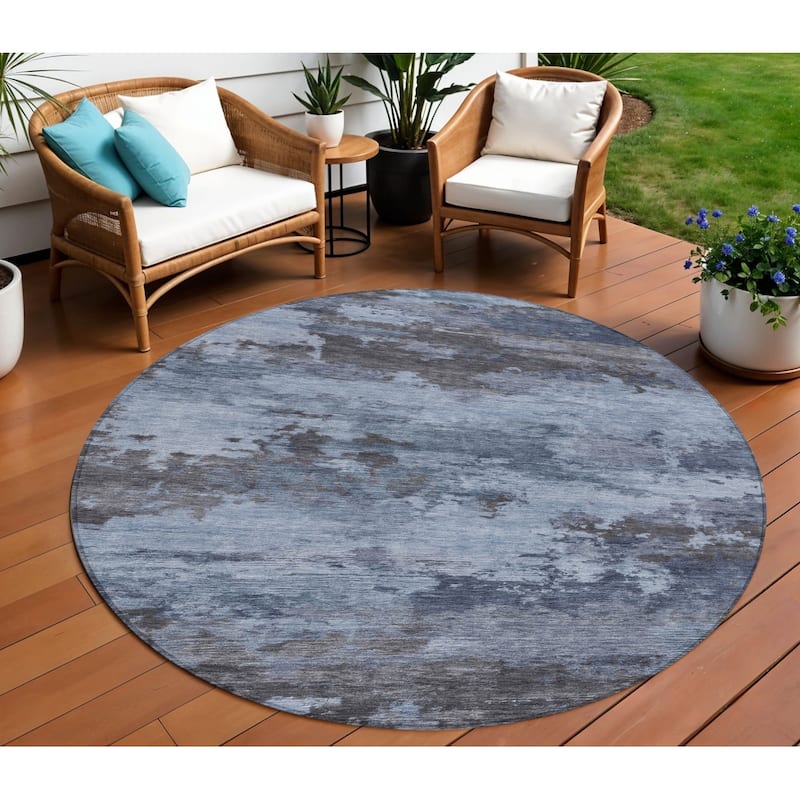 HomeRoots Abstract Transitional Rectangle Outdoor Rug - 8' Round