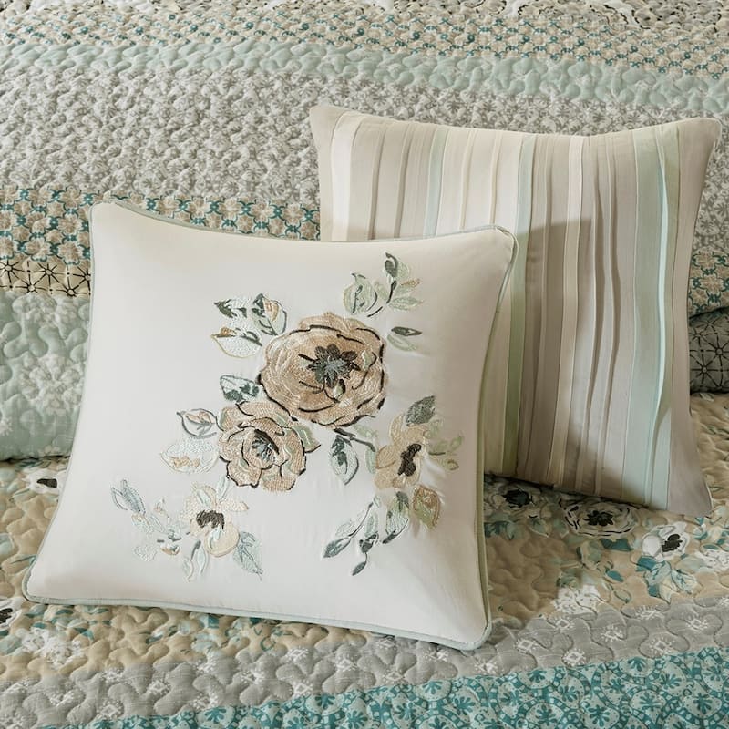 6 Piece Cotton Quilt Set with Throw Pillows Green Full/Queen