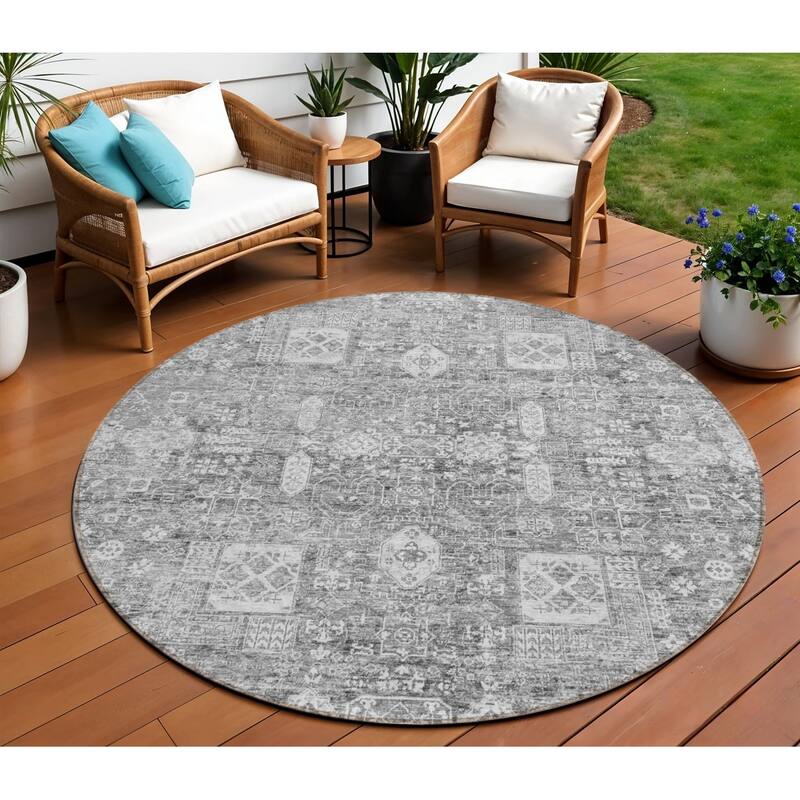 HomeRoots Oriental Transitional Rectangle Outdoor Rug - 8' Round