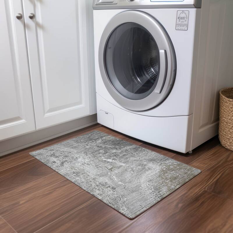 Machine Washable Indoor/ Outdoor Chantille Modern Abstract Rug - Silver - 1'8" x 2'6"